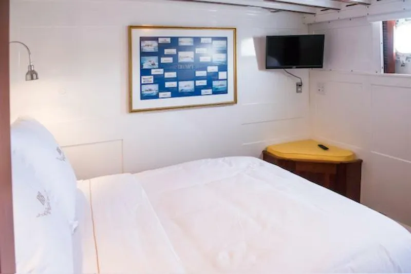 Slide: The Image of Trumpy Raised Pilot House 1947 - 4041152