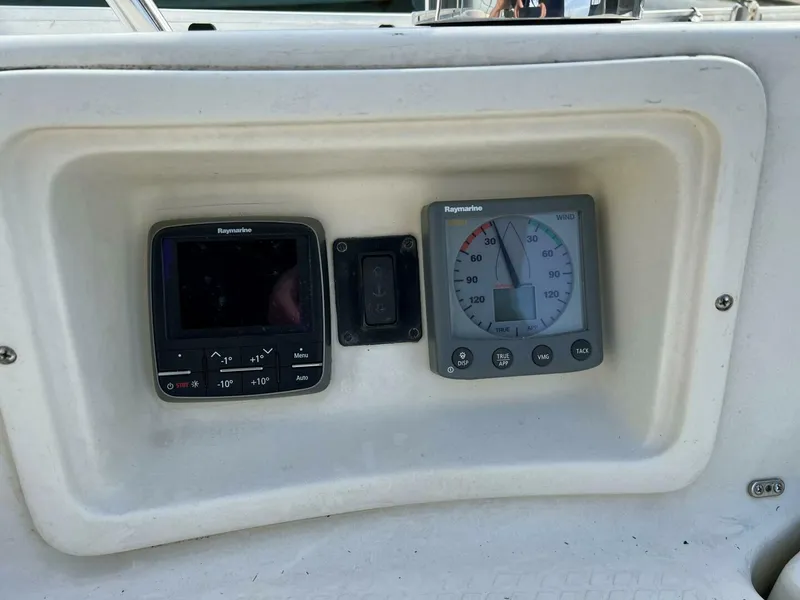 Slide: The Image of Seaward 32 2012 - 4262047