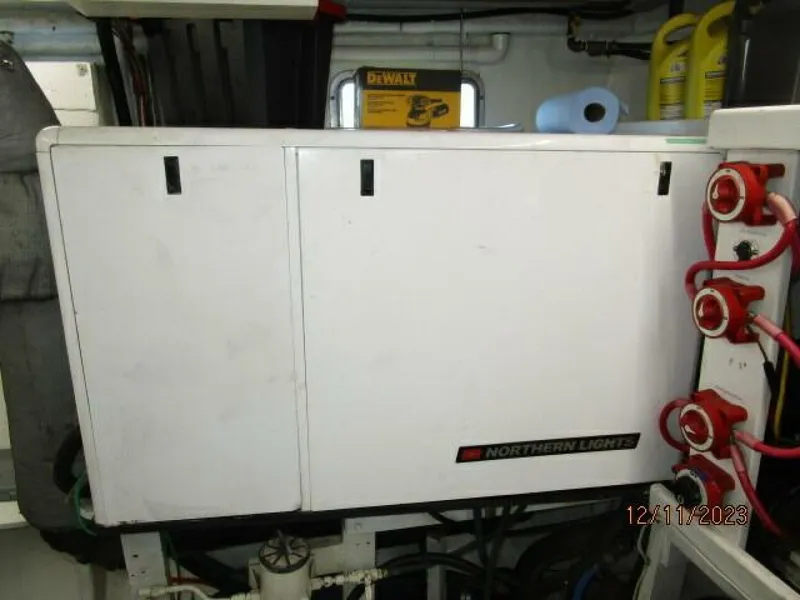 Slide: The Image of 72' DeFever starboard generator - 4045582