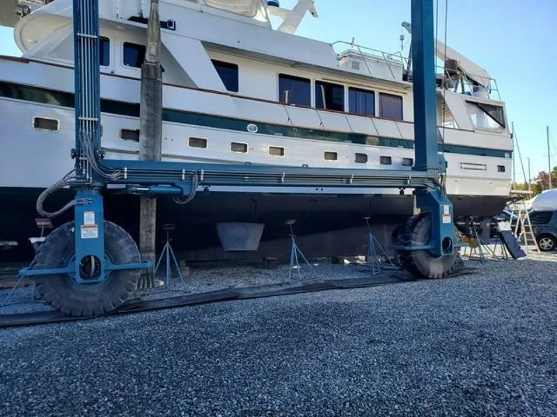 Slide: The Image of 72' DeFever hauled out1 - 4052435