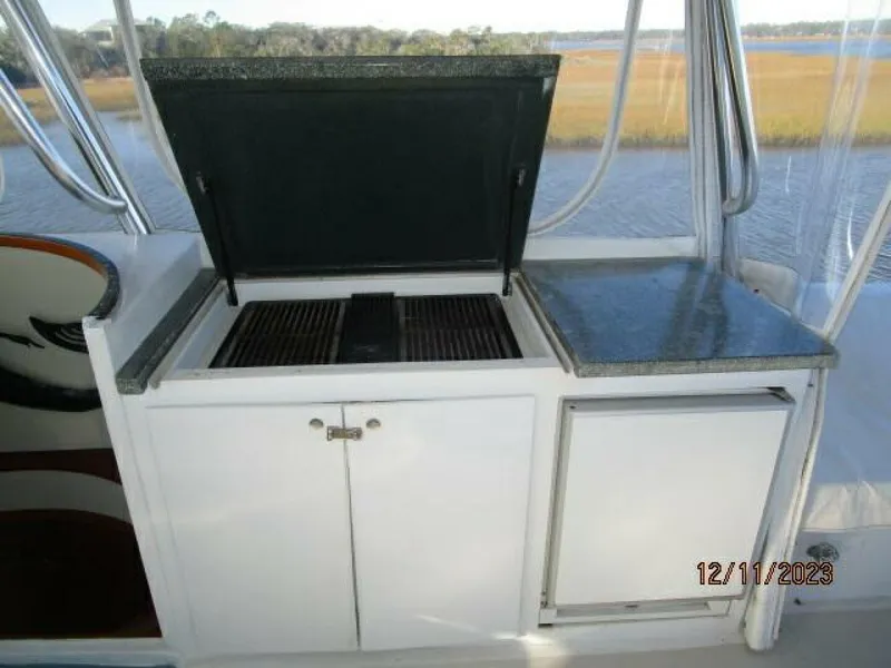 Slide: The Image of 72' DeFever flybridge bar2 - 4045512