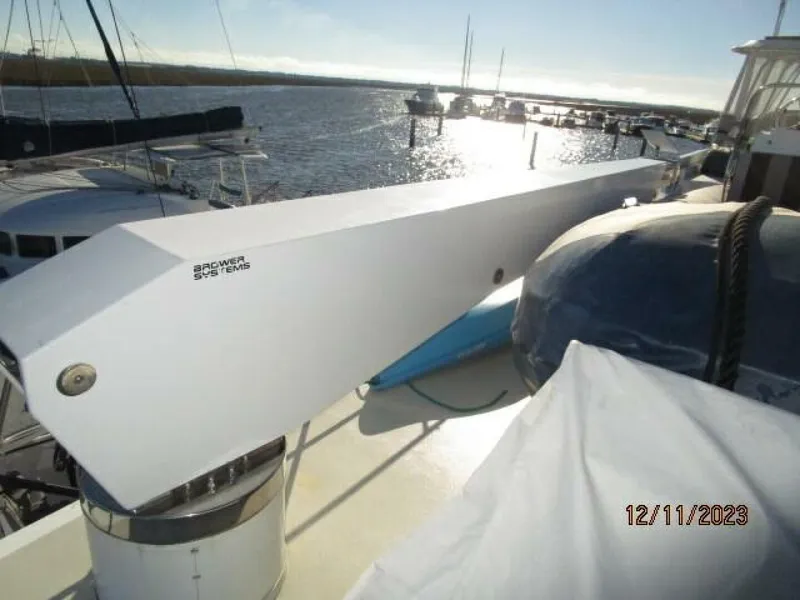 Slide: The Image of 72' DeFever tender davit - 4045589