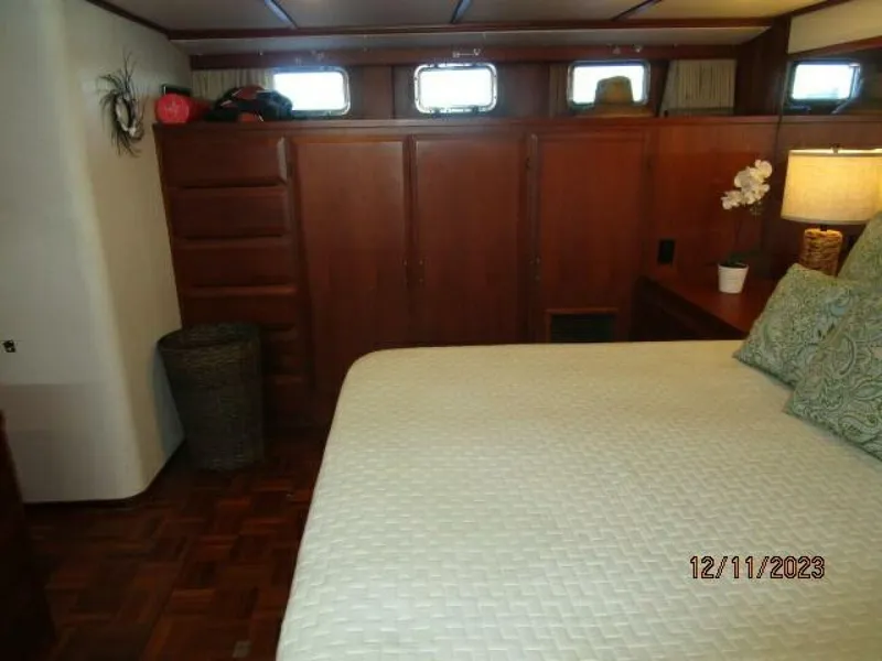 Slide: The Image of 72' DeFever master stateroom starboard - 4045538