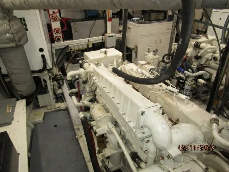 Slide: The Image of 72' DeFever engine room - 4045501