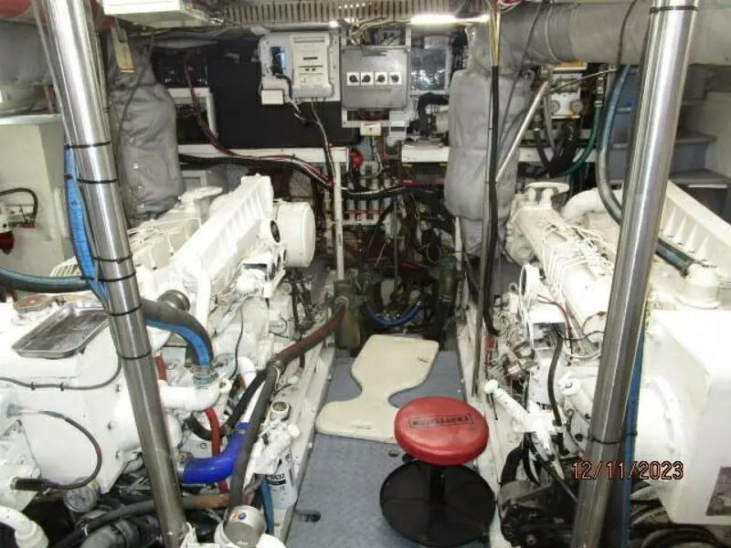Slide: The Image of 72' DeFever engine room forward - 4045504