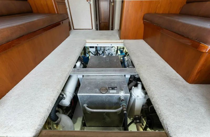 Slide: The Image of 1984 Scarborough 41 Convertible Natural - 4046916