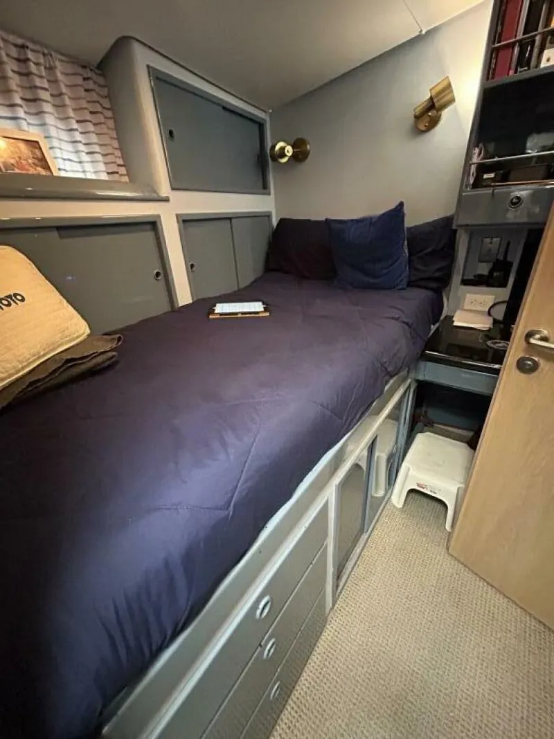 Slide: The Image of Palmer Johnson Cruising Sloop 1983 - 4125693