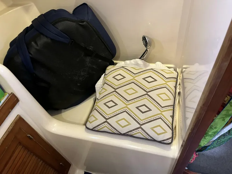 Slide: The Image of 1986 Slocum 37 Bathtub - 4052542