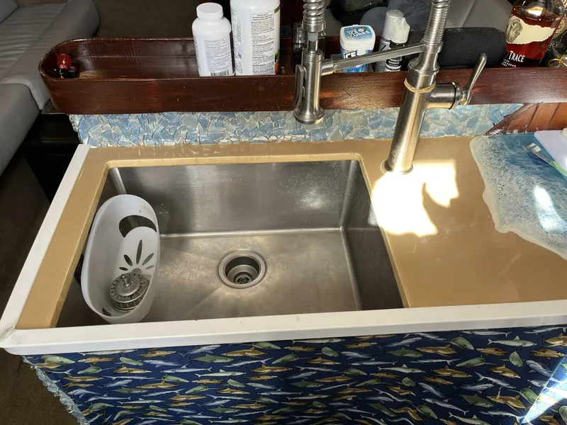 Slide: The Image of 1986 Slocum 37 Custom Sink - 4052567