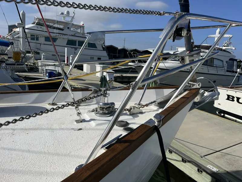 Slide: The Image of 1986 Slocum 37 Bow - 4052526