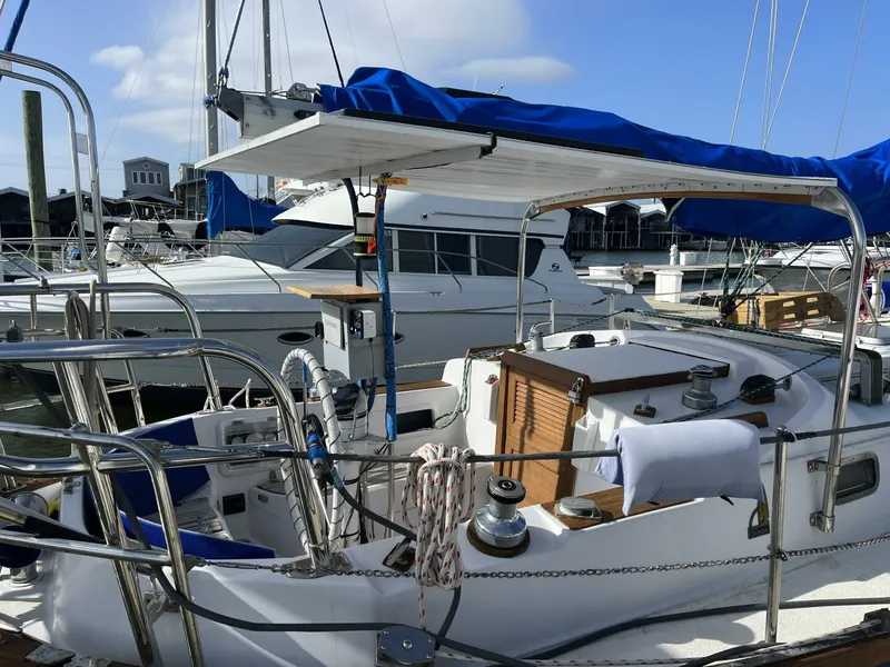 Slide: The Image of 1986 Slocum 37 Cockpit - 4052527