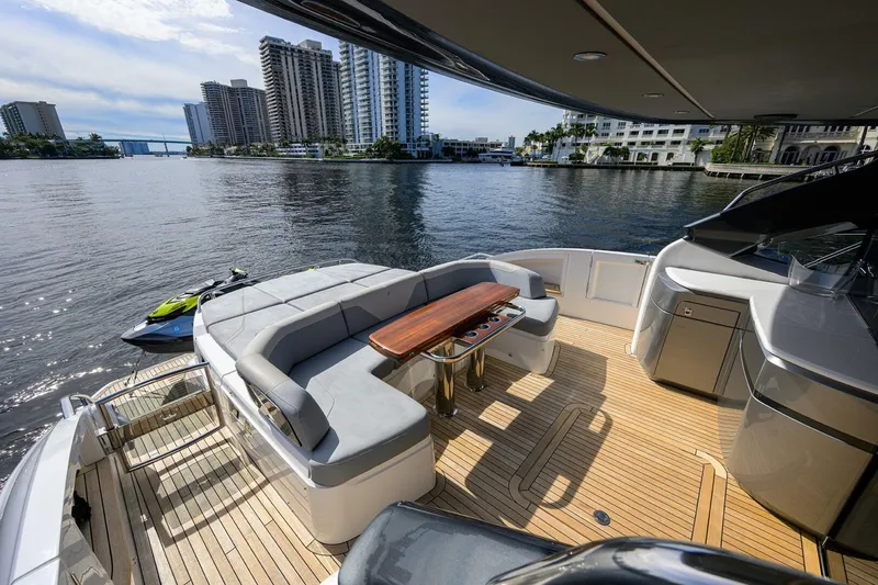 Slide: The Image of Princess V60 Haute Vie - Cockpit 2020 Princess V60 Haute Vie - 4050978