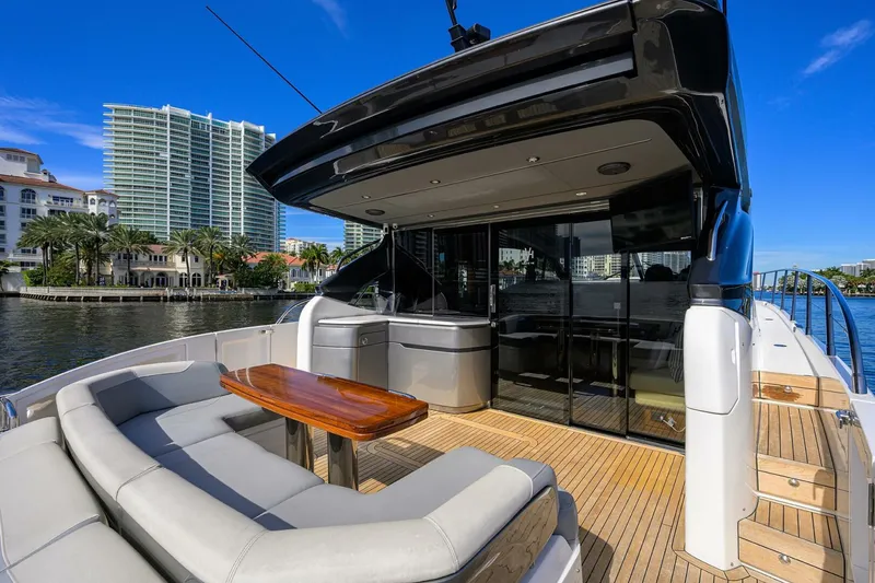 Slide: The Image of Princess V60 Haute Vie - Cockpit 2020 Princess V60 Haute Vie - 4050982