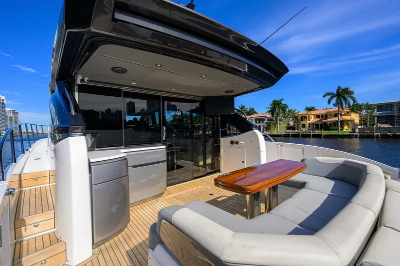 Slide: The Image of Princess V60 Haute Vie - Cockpit 2020 Princess V60 Haute Vie - 4050989