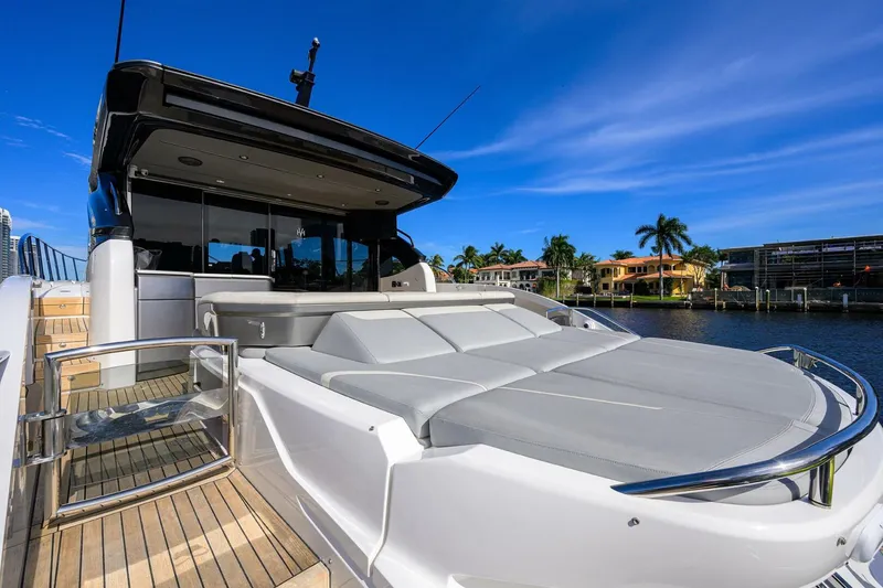 Slide: The Image of Princess V60 Haute Vie - Cockpit 2020 Princess V60 Haute Vie - 4050990