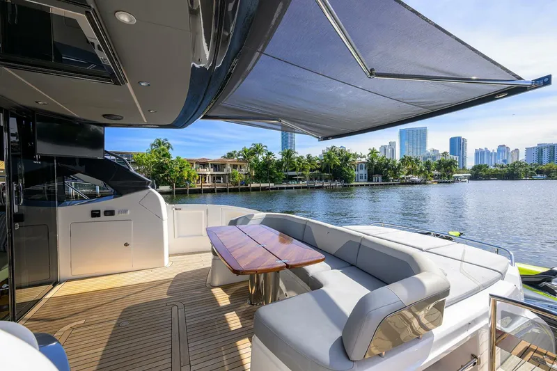 Slide: The Image of Princess V60 Haute Vie - Cockpit 2020 Princess V60 Haute Vie - 4050993