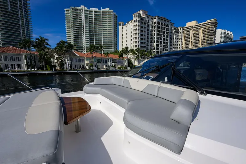 Slide: The Image of Princess V60 Haute Vie - Bow 2020 Princess V60 Haute Vie - 4051054