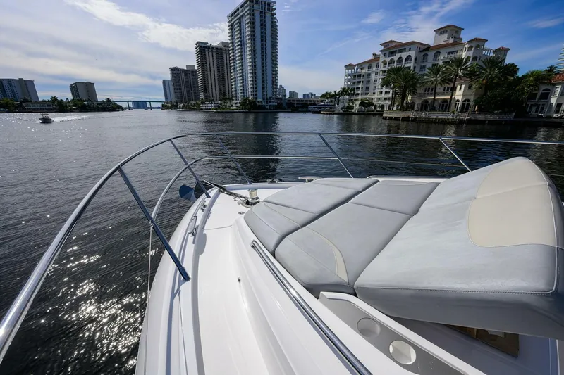 Slide: The Image of Princess V60 Haute Vie - Bow 2020 Princess V60 Haute Vie - 4051058