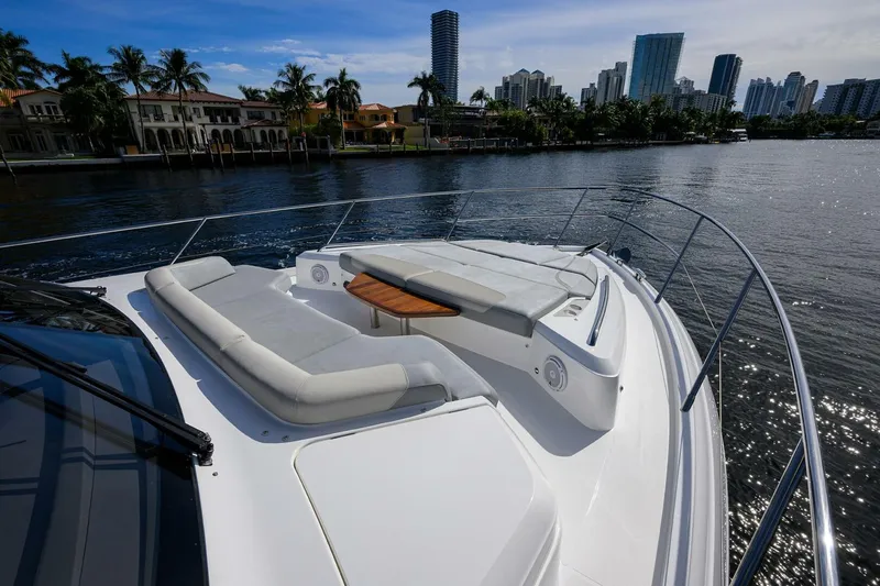 Slide: The Image of Princess V60 Haute Vie - Bow 2020 Princess V60 Haute Vie - 4051060