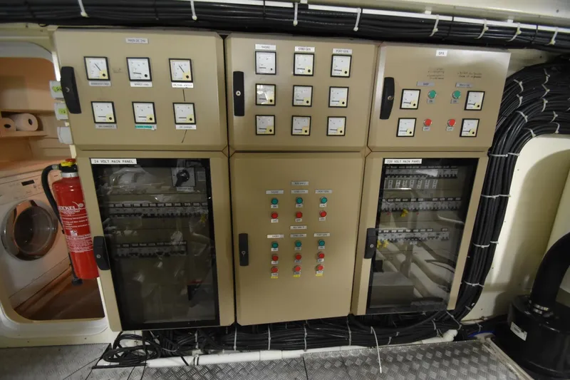 Slide: The Image of Farmont 70 Expedition Yacht 2006 - 4120701