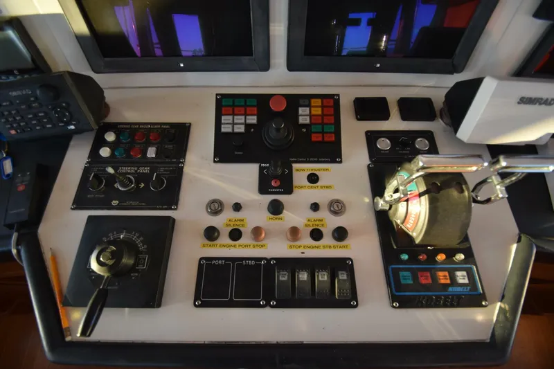 Slide: The Image of Farmont 70 Expedition Yacht 2006 - 4120677