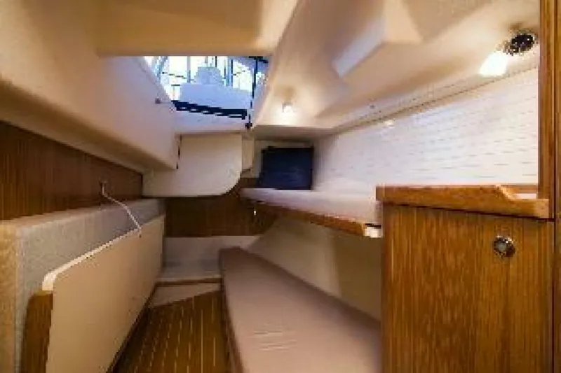 Slide: The Image of Catalina 445 Factory Base 2024 - 4056361