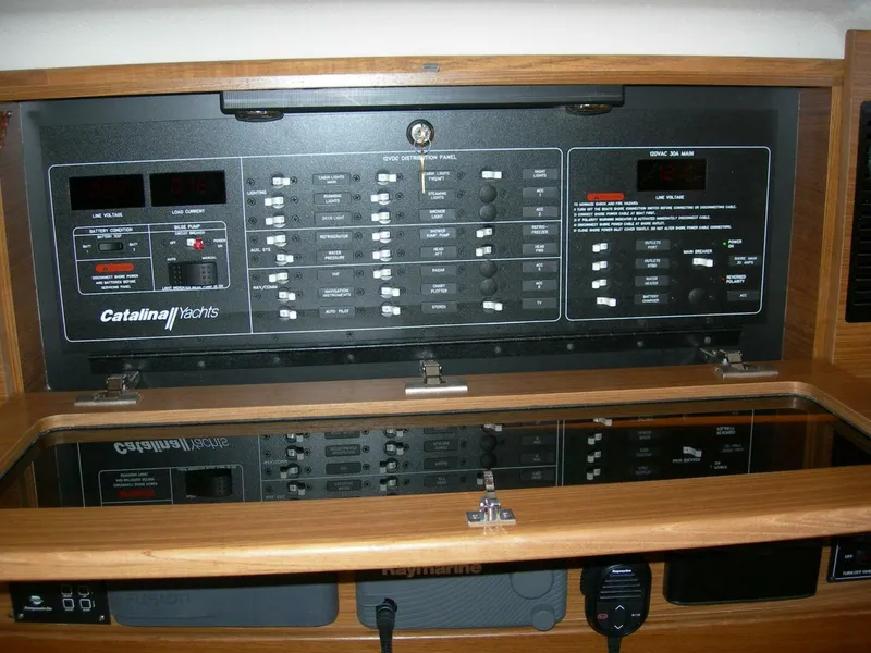 Slide: The Image of Catalina 445 Factory Base 2024 - 4056363