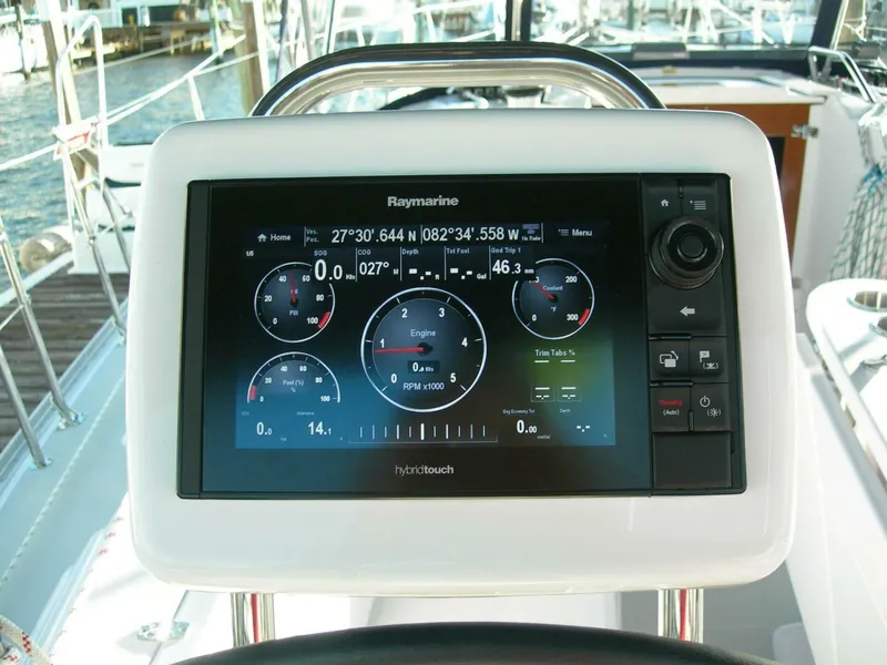 Slide: The Image of Catalina 445 Factory Base 2024 - 4056365