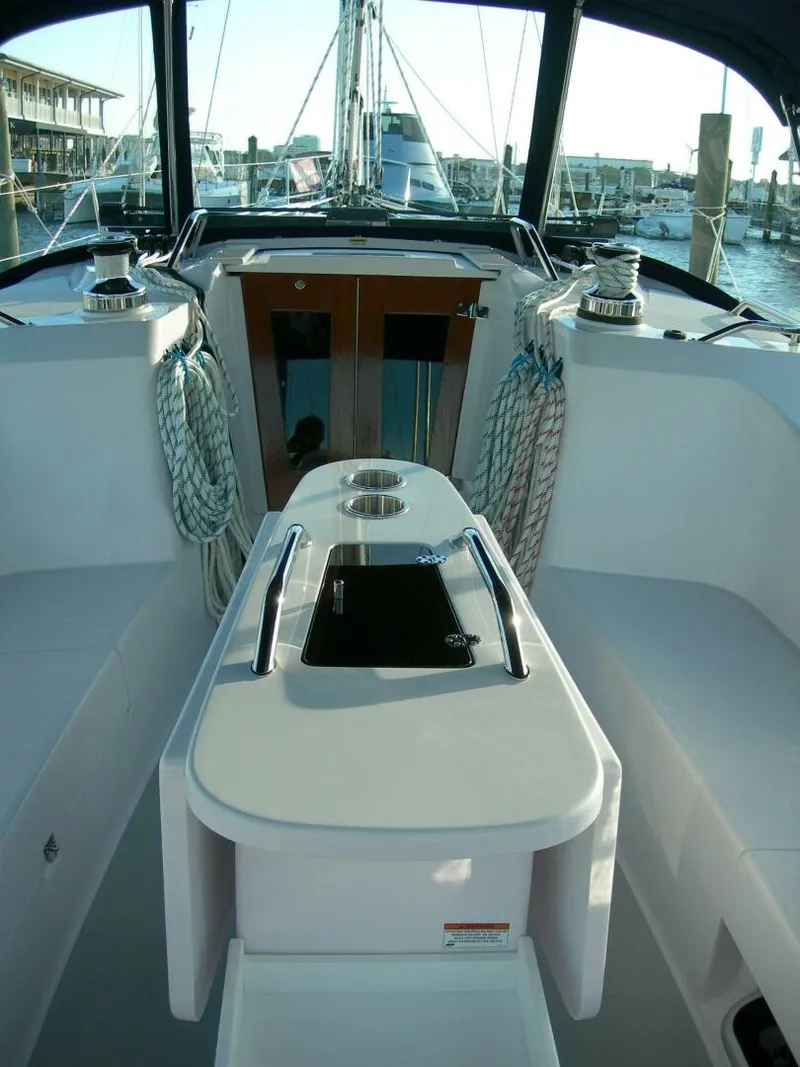 Slide: The Image of Catalina 445 Factory Base 2024 - 4056372