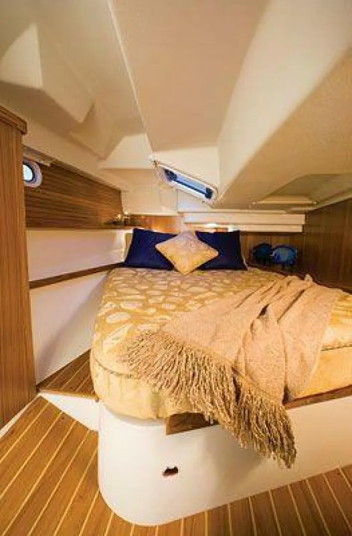 Slide: The Image of Catalina 445 Factory Base 2024 - 4056353