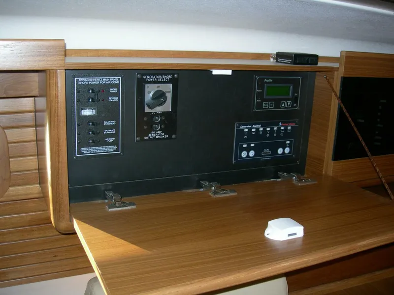 Slide: The Image of Catalina 445 Factory Base 2024 - 4056382