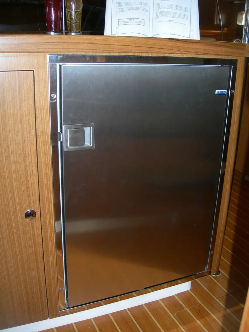 Slide: The Image of Catalina 445 Factory Base 2024 - 4056384