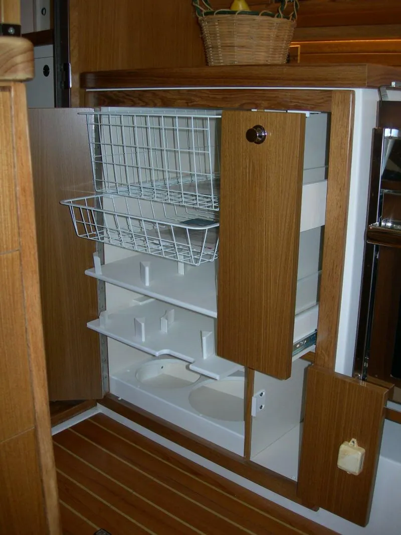 Slide: The Image of Catalina 445 Factory Base 2024 - 4056386