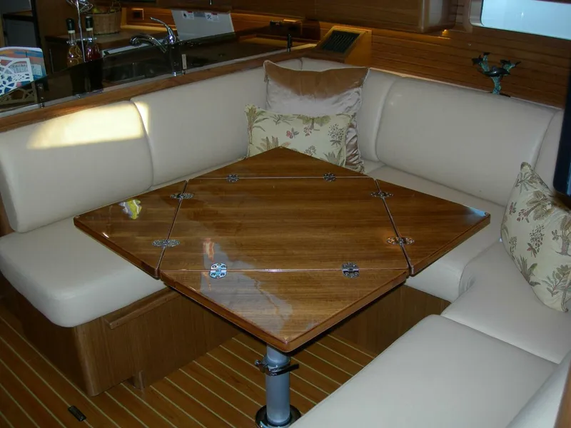 Slide: The Image of Catalina 445 Factory Base 2024 - 4056387