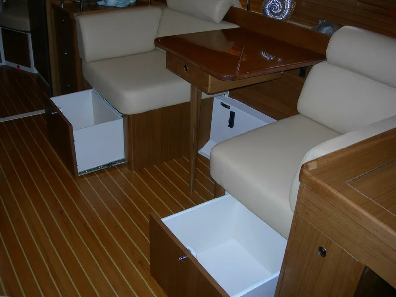 Slide: The Image of Catalina 445 Factory Base 2024 - 4056388