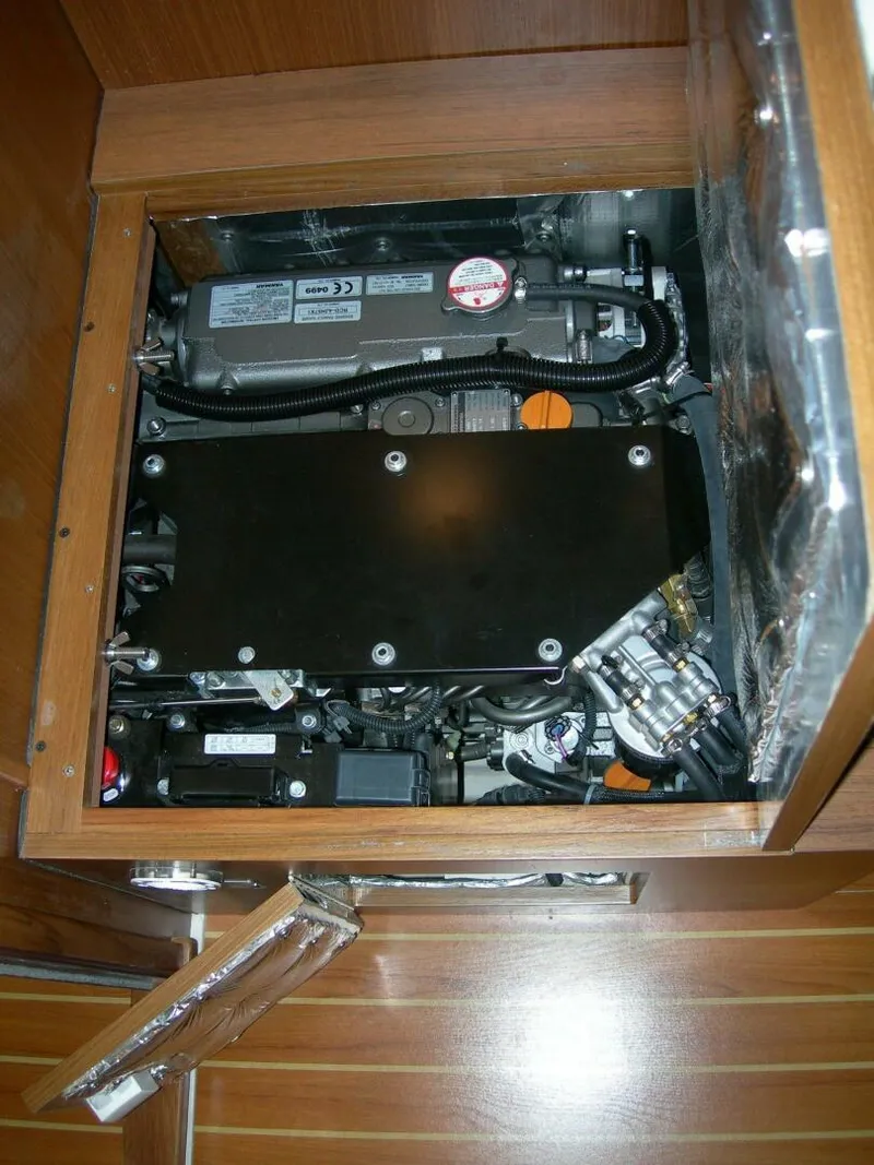 Slide: The Image of Catalina 445 Factory Base 2024 - 4056389