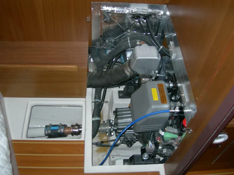 Slide: The Image of Catalina 445 Factory Base 2024 - 4056390