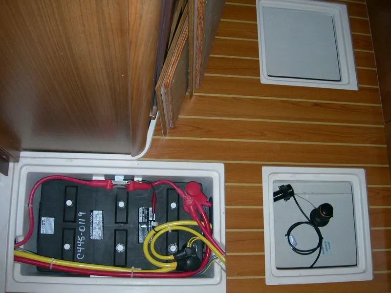 Slide: The Image of Catalina 445 Factory Base 2024 - 4056392