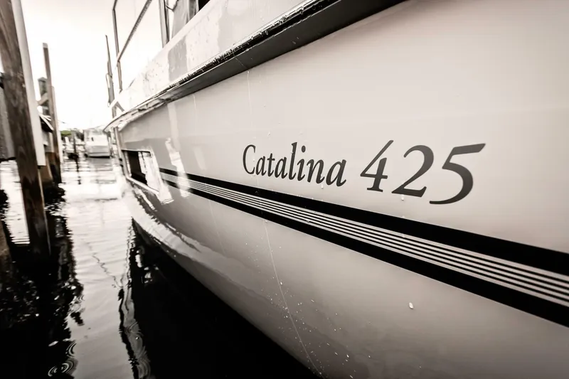 Slide: The Image of Catalina 425 Factory Base 2024 - 4056473