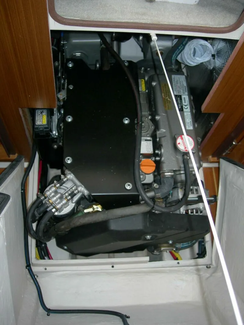 Slide: The Image of Catalina 425 Factory Base 2024 - 4056529