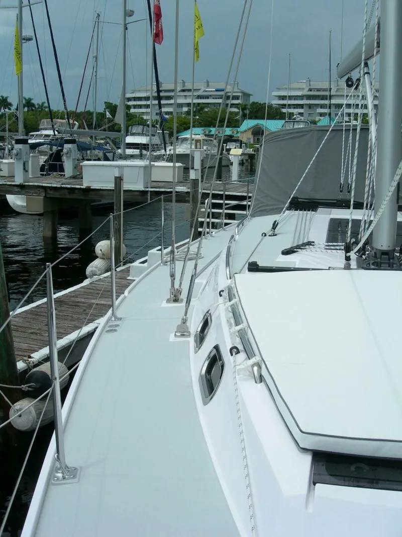 Slide: The Image of Catalina 425 Factory Base 2024 - 4056603
