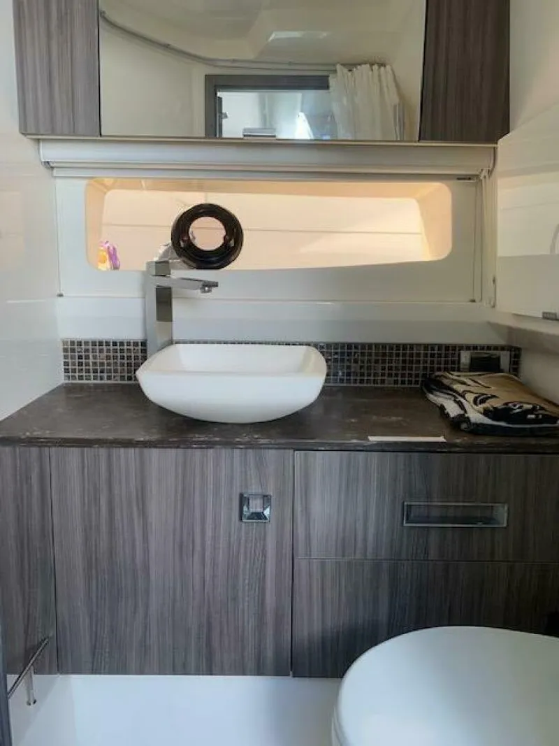 Slide: The Image of Sea Ray 400 SLX 2019 - 4056811