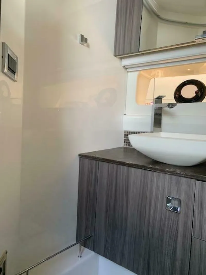 Slide: The Image of Sea Ray 400 SLX 2019 - 4056812