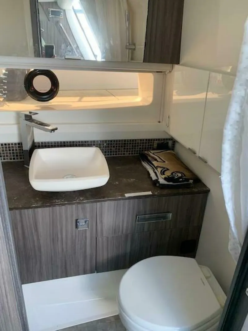 Slide: The Image of Sea Ray 400 SLX 2019 - 4056813