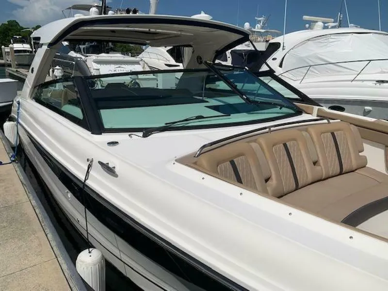 Slide: The Image of Sea Ray 400 SLX 2019 - 4056801