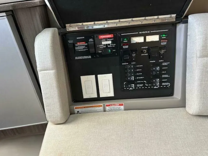 Slide: The Image of Sea Ray 400 SLX 2019 - 4056822