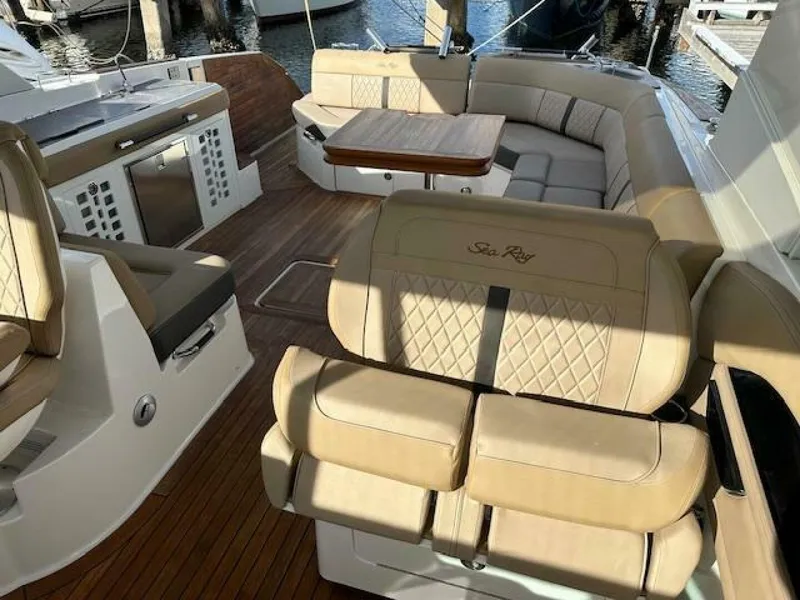 Slide: The Image of Sea Ray 400 SLX 2019 - 4056823