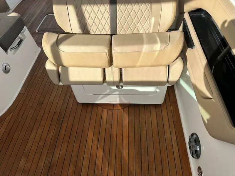 Slide: The Image of Sea Ray 400 SLX 2019 - 4056828