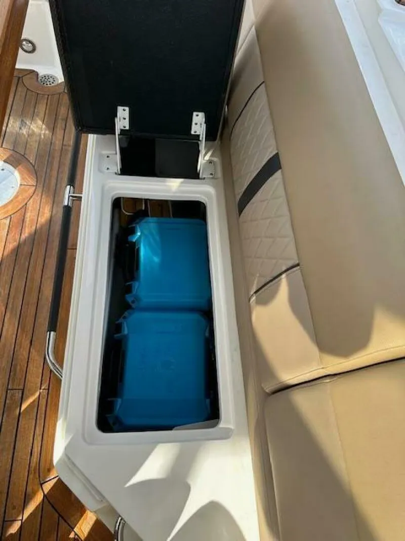 Slide: The Image of Sea Ray 400 SLX 2019 - 4056842