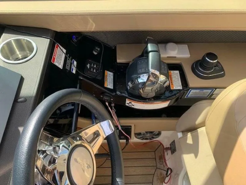 Slide: The Image of Sea Ray 400 SLX 2019 - 4056804